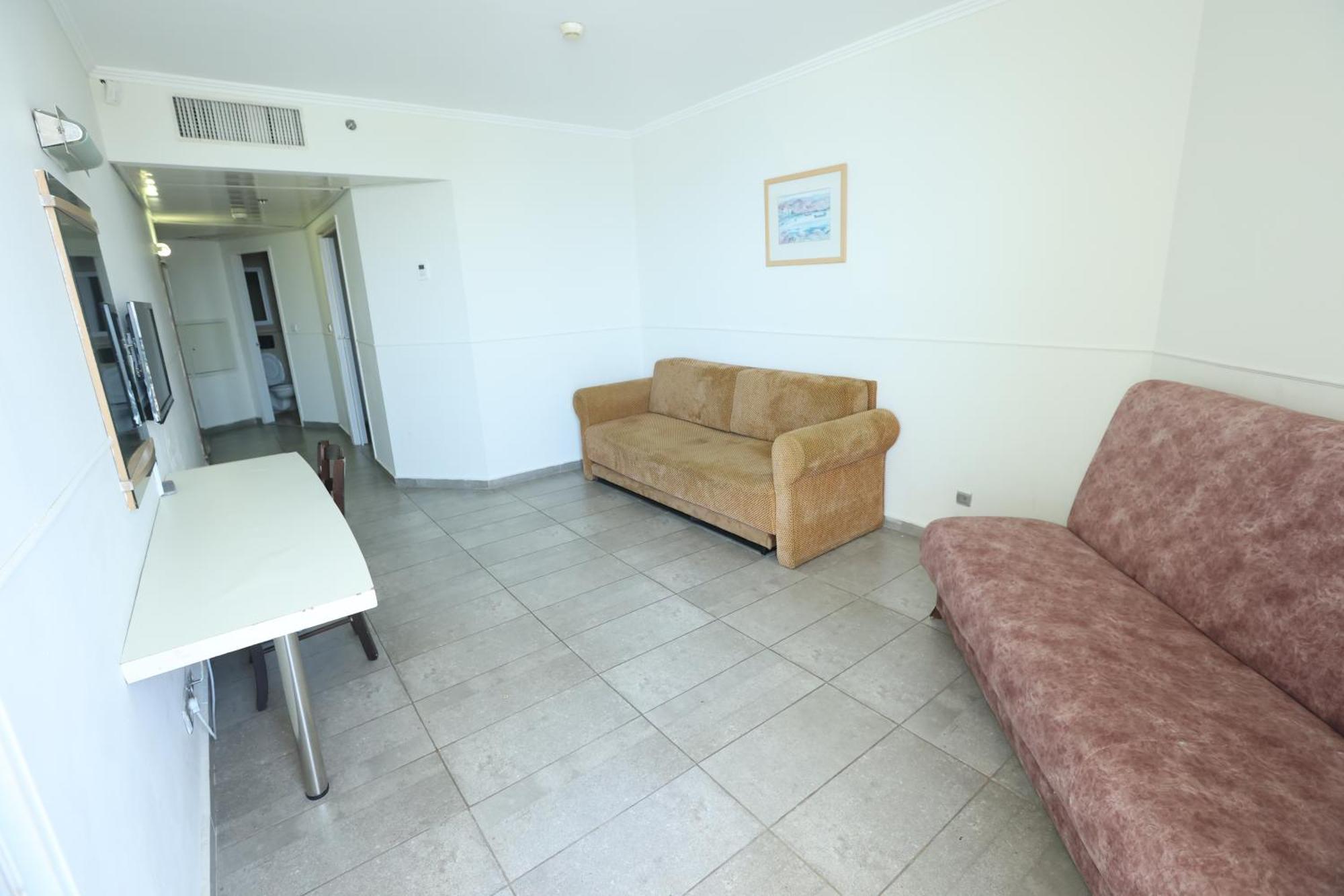 Adi Hotel Ейлат Екстериор снимка